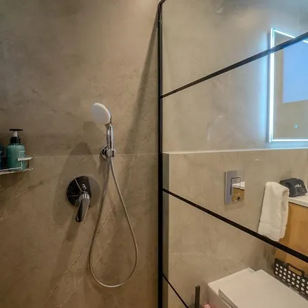 Boutique & Brand New Prime Location Park & Apartment